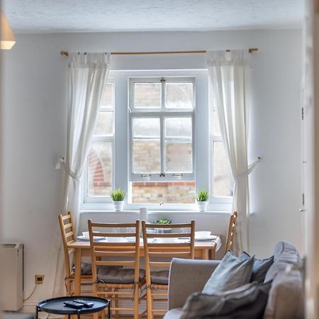 Stansted Airport & Bishops Stortford Town Centre Professional Apartment Бішопс-Стортфорд Екстер'єр фото