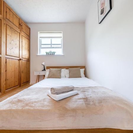 Stansted Airport & Bishops Stortford Town Centre Professional Apartment Бішопс-Стортфорд Екстер'єр фото