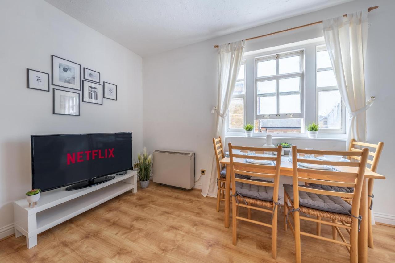 Stansted Airport & Bishops Stortford Town Centre Professional Apartment Бішопс-Стортфорд Екстер'єр фото