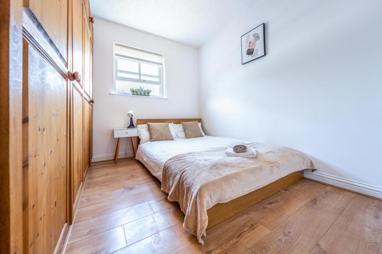 Stansted Airport & Bishops Stortford Town Centre Professional Apartment Бішопс-Стортфорд Екстер'єр фото