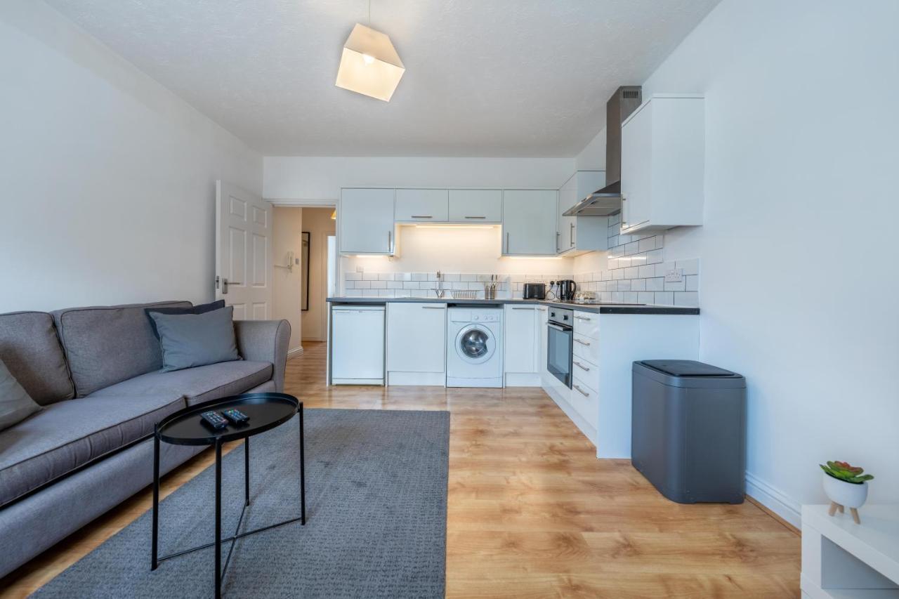 Stansted Airport & Bishops Stortford Town Centre Professional Apartment Бішопс-Стортфорд Екстер'єр фото